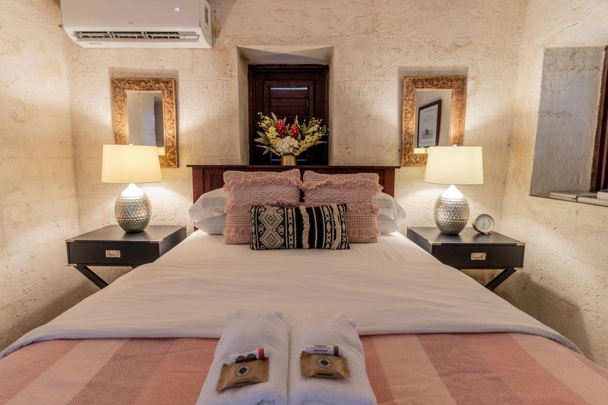 Sweetfield Manor Hotel Бриджтаун Екстериор снимка