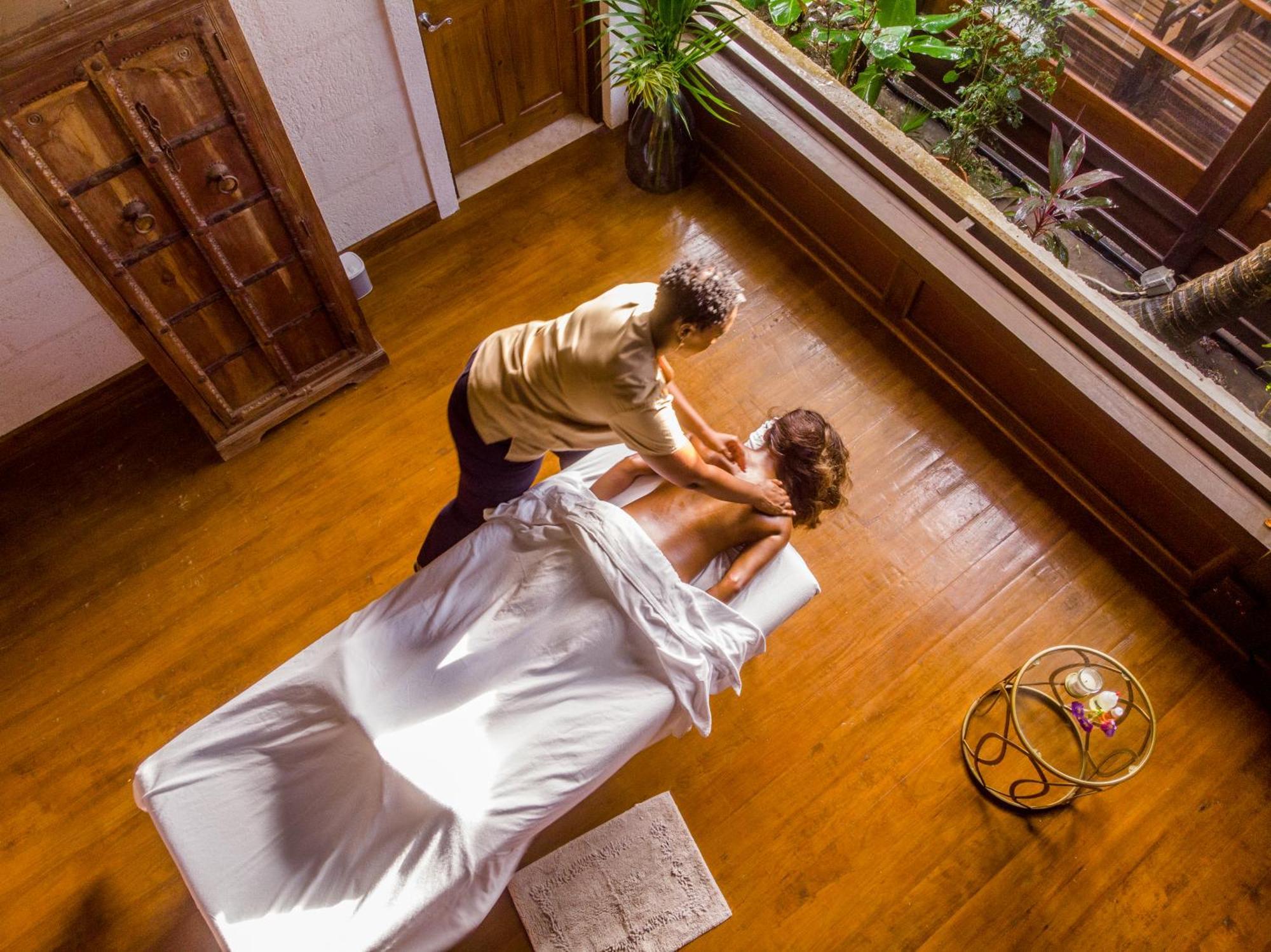 Sweetfield Manor Hotel Бриджтаун Екстериор снимка
